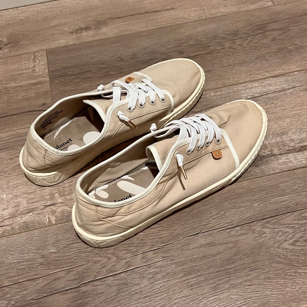 Cool Planet by Steve Madden Maevee Platform Sneaker (taupe colored) - Picture 3 of 16